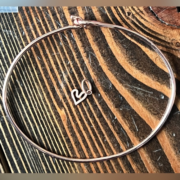 ORIGAMI OWL • rose gold teardrop bangle bracelet heart tag jewelry classy subtle - Picture 4 of 15